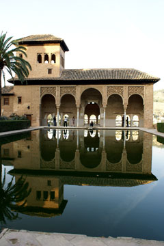 Torre de las Damas in der Alhambra zu Granada