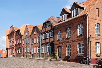 Wohnh�user am Marktplatz von M�lln